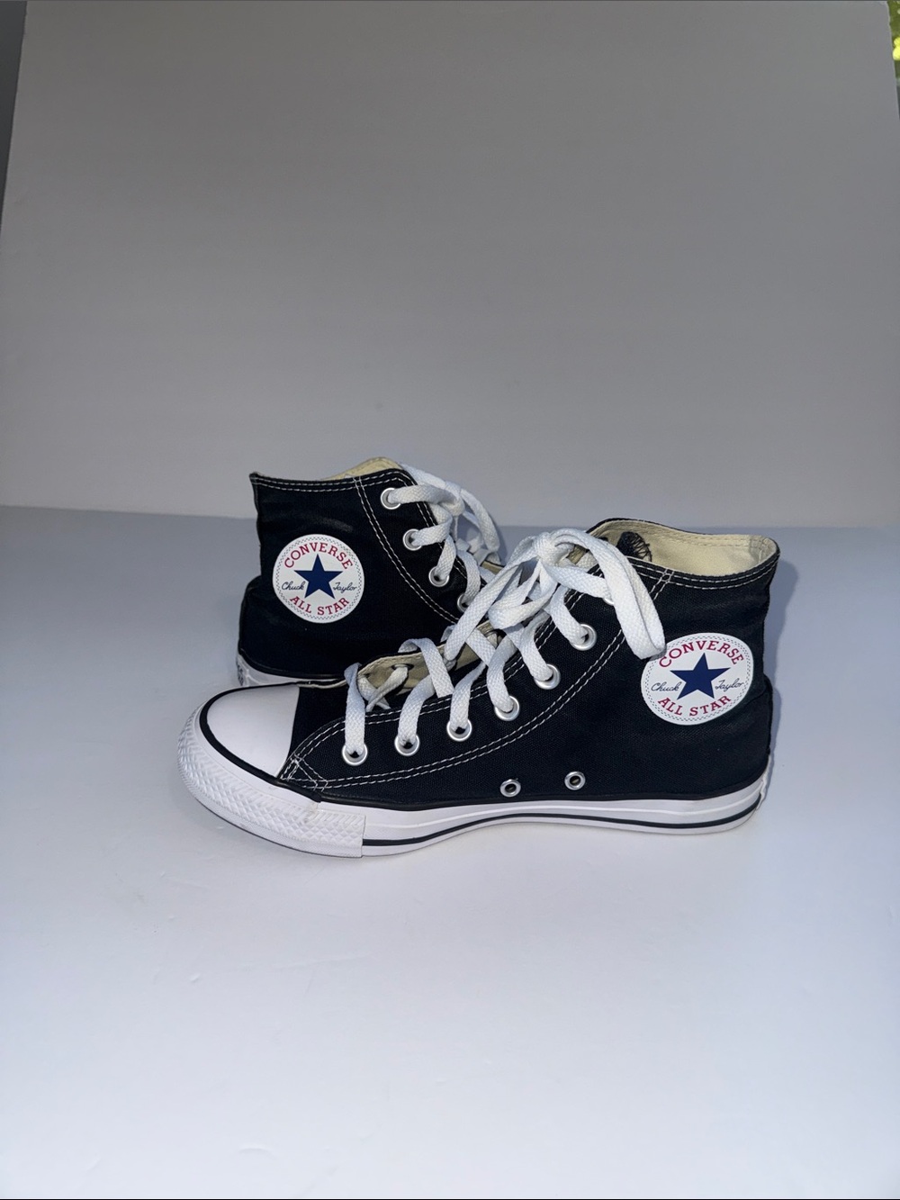 Unisex Shoes - Converse black canvas women’s size 8 and men’s size 6